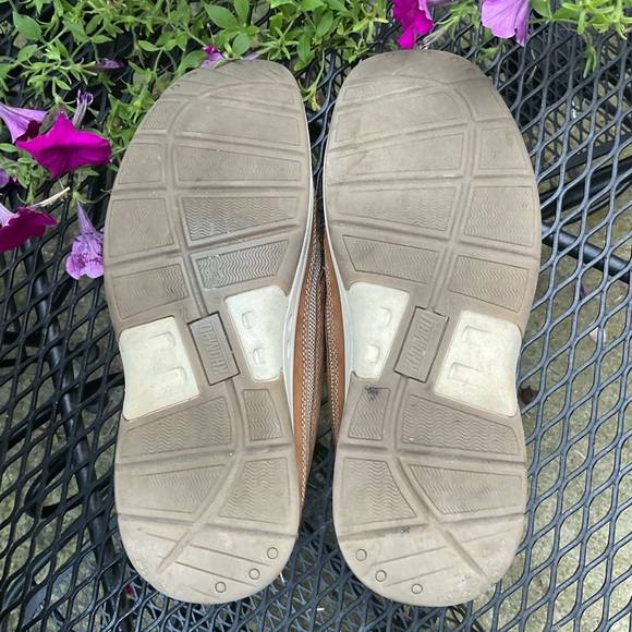 Men’s Khombu Comfortable Tan Leather Upper Slip On Shoes! - Picture 11 of 15